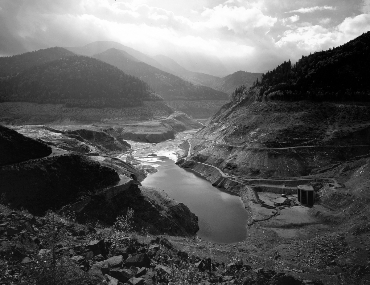 Raul Mare Retezat dam reservoir